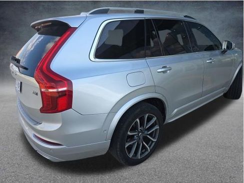 Used 2018 Volvo XC90 T6 Momentum w/ Convenience Package AWD/4WD image 7
