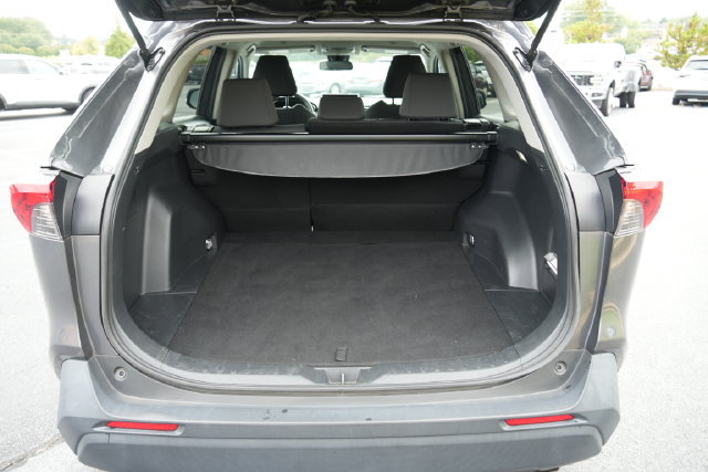 Used 2024 Toyota RAV4 XLE AWD/4WD image 11