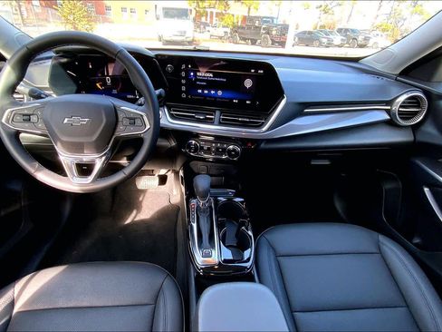 Used 2025 Chevrolet Trax ACTIV w/ Driver Confidence Package image 14