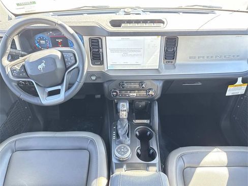 New 2025 Ford Bronco Outer Banks w/ Sasquatch Package image 15