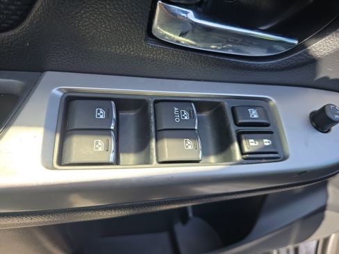 Used 2017 Subaru Crosstrek 2.0i Premium AWD/4WD image 26