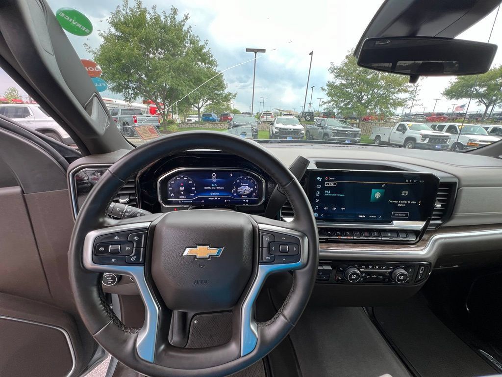 Used 2024 Chevrolet Silverado 1500 LT w/ Safety Package AWD/4WD image 43