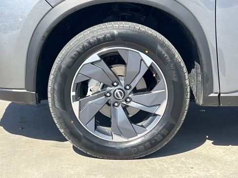 Used 2026 Nissan Rogue SV image 25