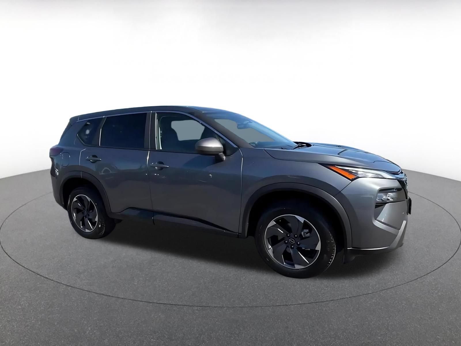 Used 2025 Nissan Rogue SV FWD image 2