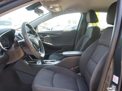 Used 2018 Chevrolet Malibu LT FWD image 12