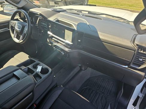 Used 2024 GMC Sierra 1500 SLE w/ Preferred Package AWD/4WD image 11
