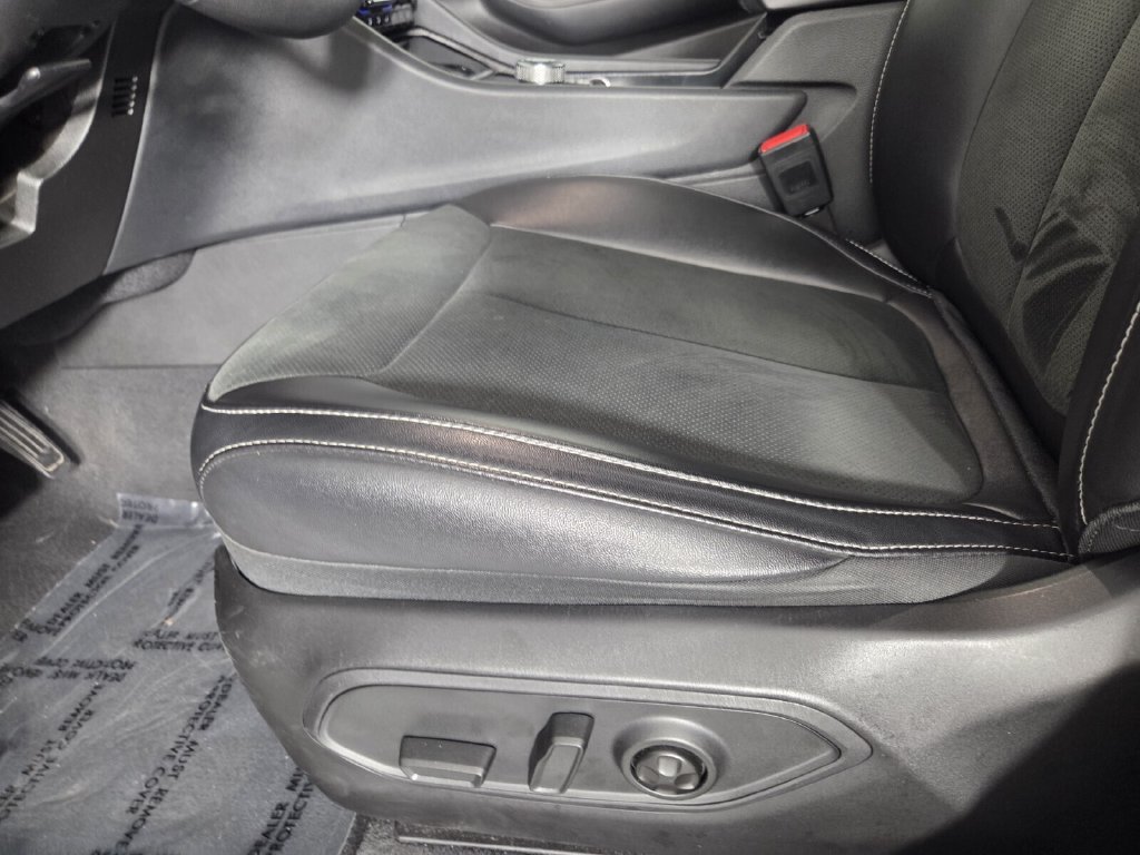 Used 2025 Jeep Grand Cherokee Altitude AWD/4WD image 11