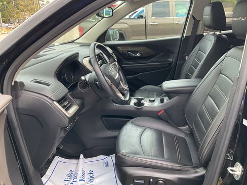 Used 2023 GMC Terrain Denali image 2