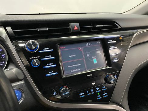 Used 2020 Toyota Camry SE FWD image 24