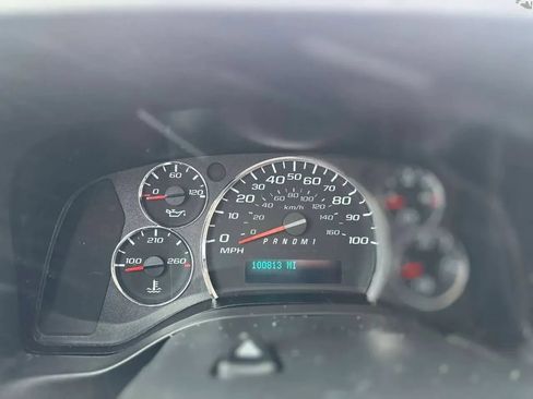 Used 2021 Chevrolet Express 2500 w/ Driver Convenience Package RWD image 9