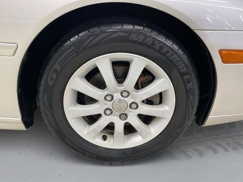 Used 2003 Lexus ES 330 FWD image 16