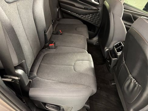 Used 2019 Hyundai Santa Fe SE image 20