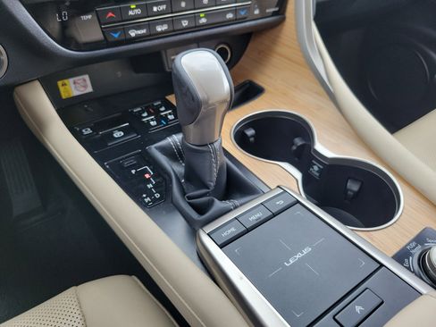 Used 2022 Lexus RX 350L FWD w/ Premium Package image 28