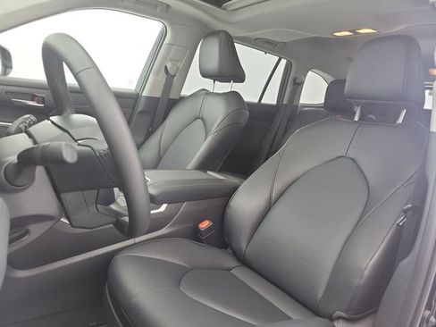 Used 2026 Toyota Highlander XLE AWD/4WD image 19