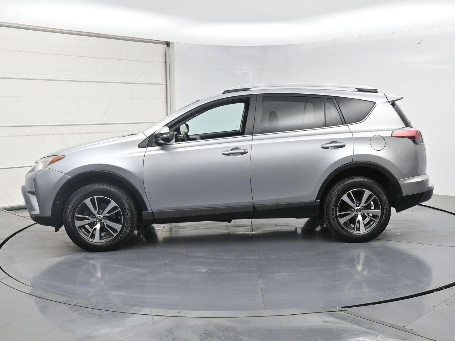 Used 2016 Toyota RAV4 XLE AWD/4WD image 21
