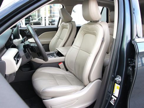 Used 2022 Lincoln Aviator Reserve image 19