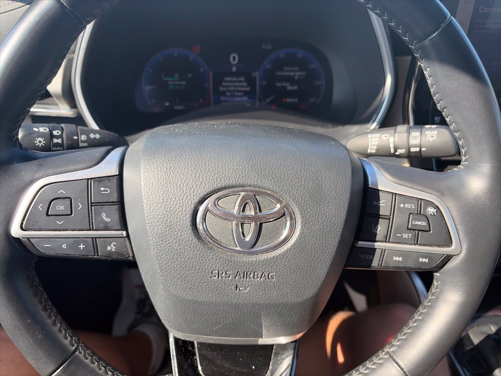 Used 2024 Toyota Highlander Limited AWD/4WD image 21