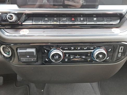 Used 2025 GMC Sierra 1500 SLT image 10