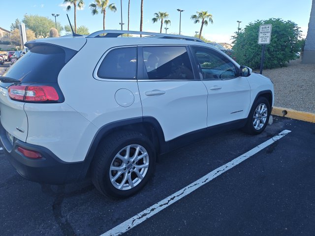 Used 2018 Jeep Cherokee Latitude FWD image 8