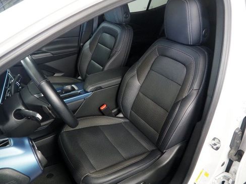 Used 2024 Chevrolet Equinox EV FWD LT w/ 2LT image 13