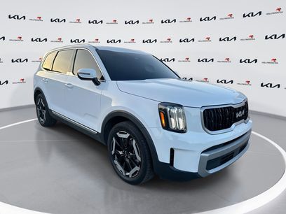Used 2023 Kia Telluride EX w/ EX Captain's Chair Package
