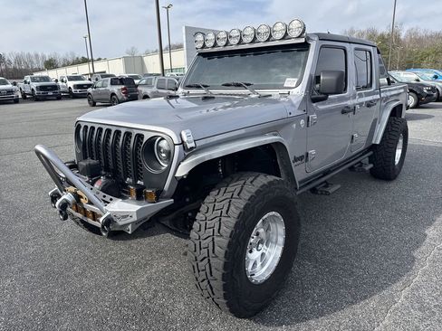 Used 2020 Jeep Gladiator Sport w/ Quick Order Package 24S image 3