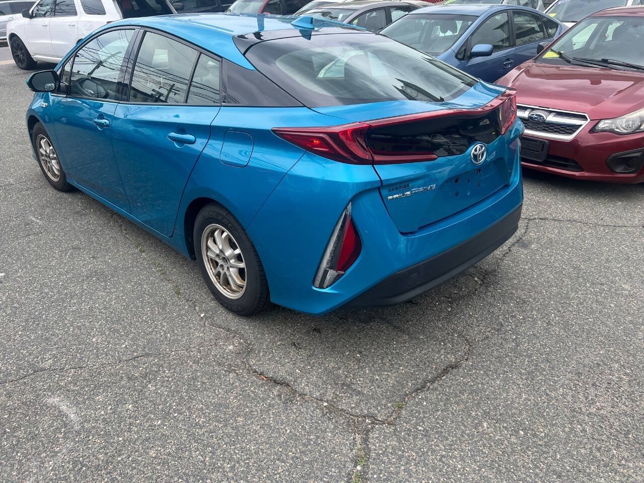 Used 2017 Toyota Prius Prime Premium FWD image 8