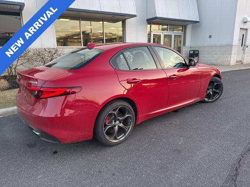 Used 2018 Alfa Romeo Giulia Ti Sport w/ Quick Order Package 22S Sport image 2