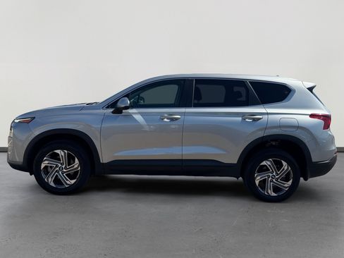 Used 2023 Hyundai Santa Fe SE AWD/4WD image 2