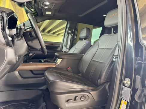 Used 2024 Chevrolet Silverado 3500 High Country image 14