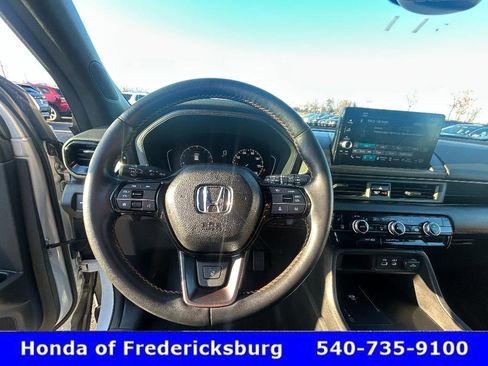 Used 2024 Honda Pilot TrailSport image 17