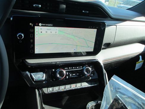 New 2026 GMC Sierra 2500 AT4 w/ AT4 Premium Plus Package image 19