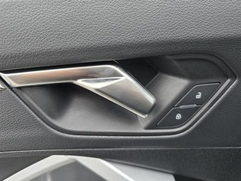 New 2025 Audi Q3 2.0T Premium image 23