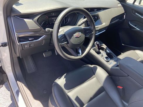 Certified 2023 Cadillac XT4 Sport FWD image 17