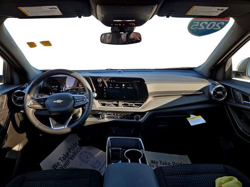 Used 2025 Chevrolet Equinox LT image 13