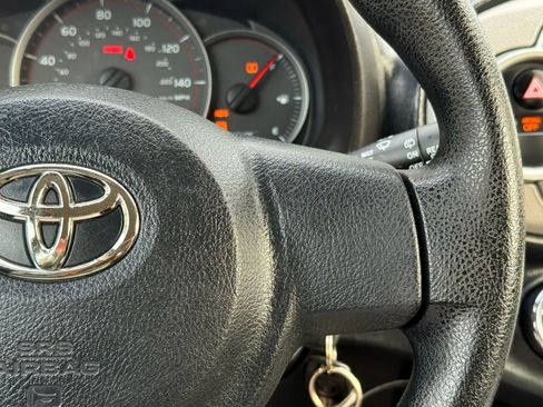 Used 2012 Toyota Yaris L image 16