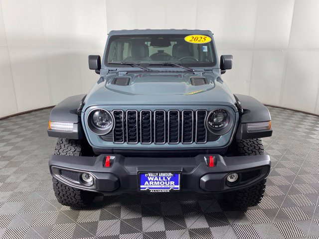 Used 2025 Jeep Wrangler Unlimited Rubicon w/ Convenience Group AWD/4WD image 12