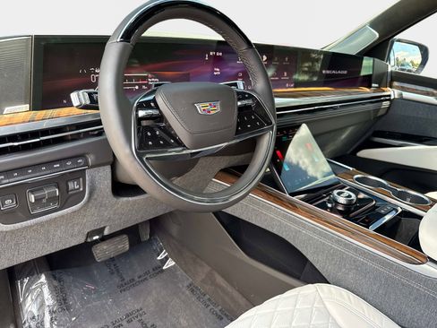 Used 2026 Cadillac Escalade Platinum Sport w/ LPO, ONYX Package AWD/4WD image 45