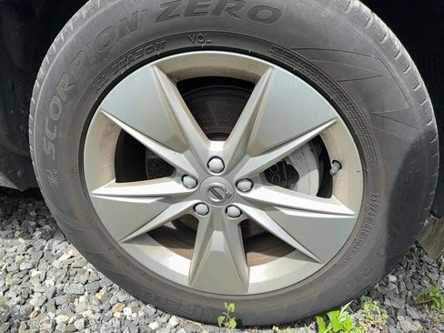 Certified 2022 Volvo XC60 B5 Momentum image 38