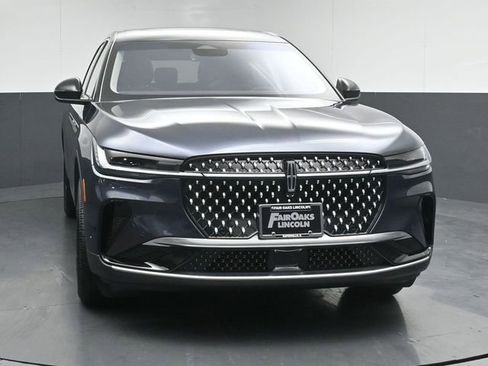 Used 2024 Lincoln Nautilus Premier w/ Equipment Group 102A image 2