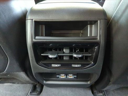 Used 2023 Jeep Grand Cherokee Laredo RWD image 16