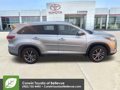 Used 2019 Toyota Highlander XLE w/ Protection Package #3 image 2