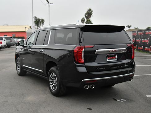 Used 2023 GMC Yukon XL Denali image 6
