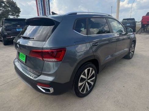 Used 2022 Volkswagen Taos SE AWD/4WD image 8