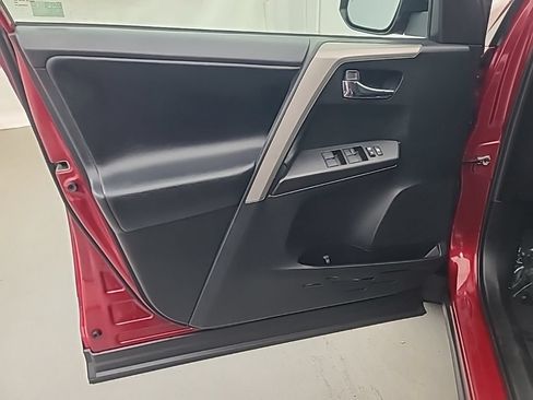 Used 2018 Toyota RAV4 XLE w/ Plus Extra Value Package FWD image 22