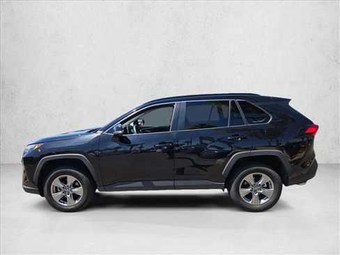 Used 2024 Toyota RAV4 XLE FWD image 7