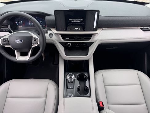 Used 2026 Ford Explorer Active w/ Active Comfort Package RWD image 10