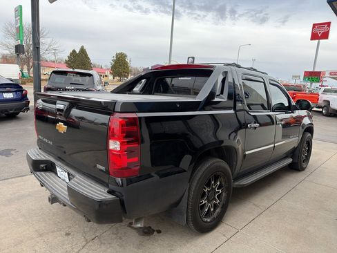 Used 2012 Chevrolet Avalanche LTZ image 5
