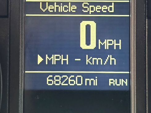 Used 2016 Chrysler Town & Country Limited FWD image 31