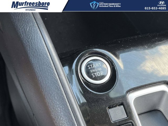 Used 2020 Nissan Versa S FWD image 32